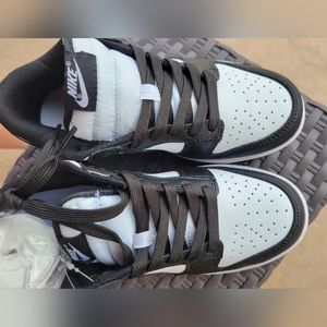 Nike Panda Low Dunks